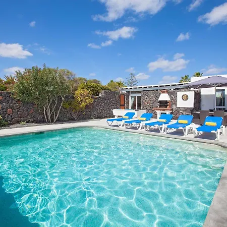 Modern Mojones Casa Penyas Blancas Dos 4 Bedrooms Private Heated Pool Puerto Del Carmen