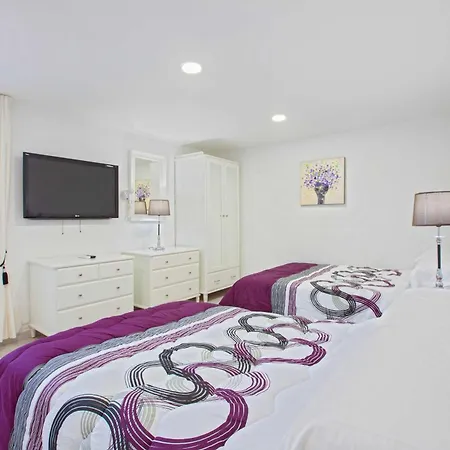 Modern Mojones Casa Penyas Blancas Dos 4 Bedrooms Private Heated Pool Puerto Del Carmen Villa Puerto del Carmen (Lanzarote)