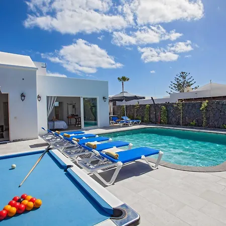 Villa Modern Mojones Casa Penyas Blancas Dos 4 Bedrooms Private Heated Pool Puerto Del Carmen